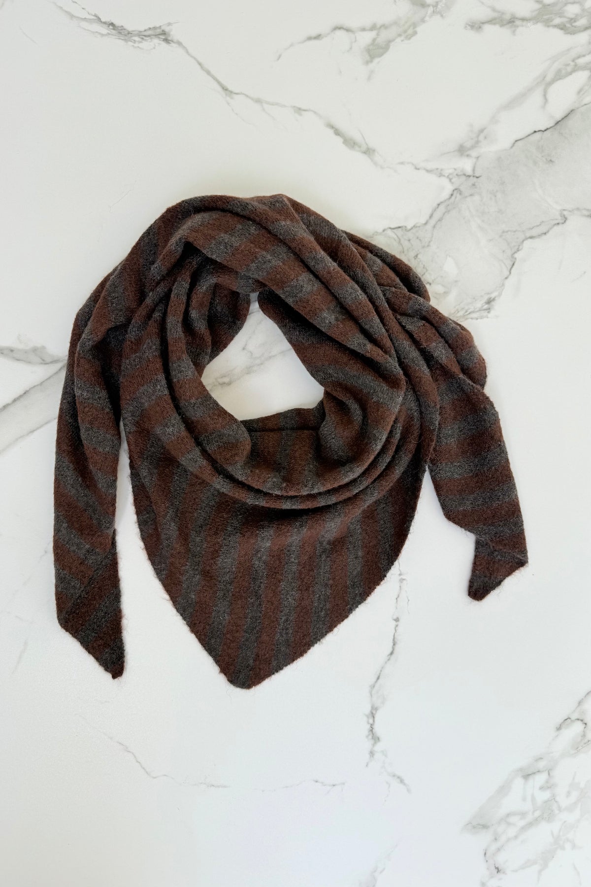 Nordic Stripe Triangel Scarf -Brown/Coffe