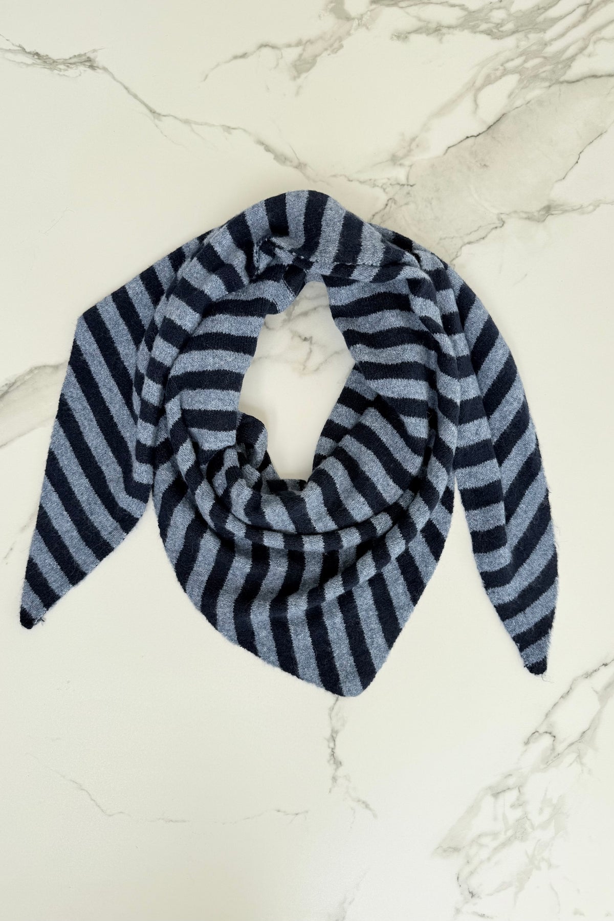 Nordic Stripe Triangel Scarf -Navy/Blue