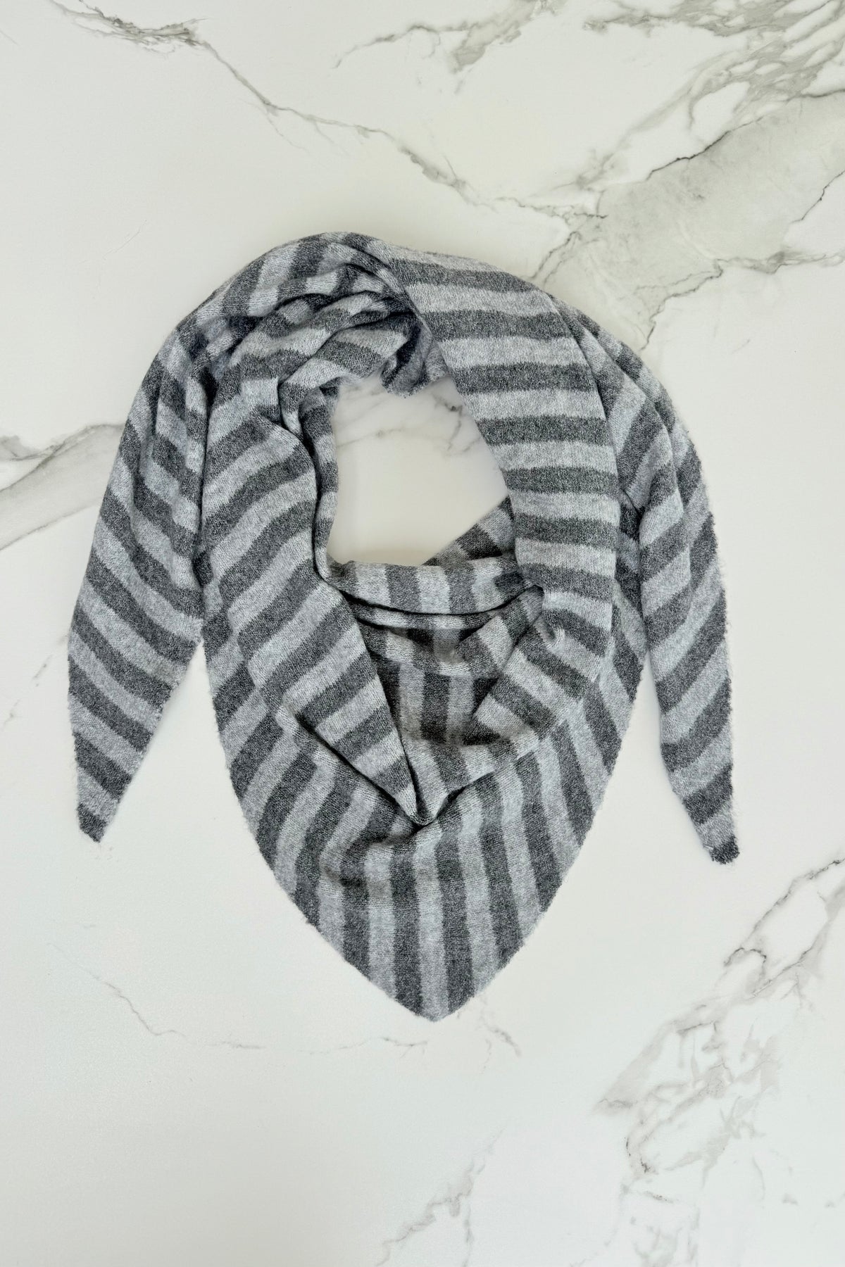 Nordic Stripe Triangel Scarf -Grey