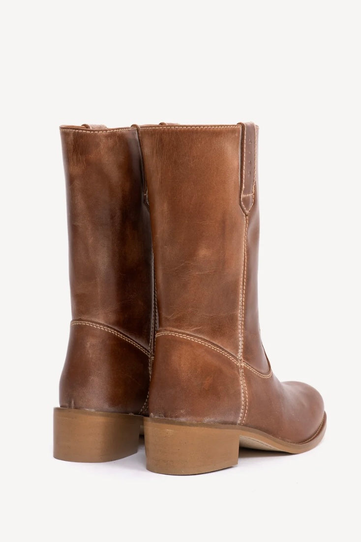 Julia Gaucho Boot in Conac Escovado Leather