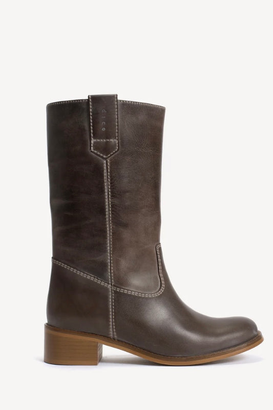 Julia Gaucho Boot in Brown Escovado Leather
