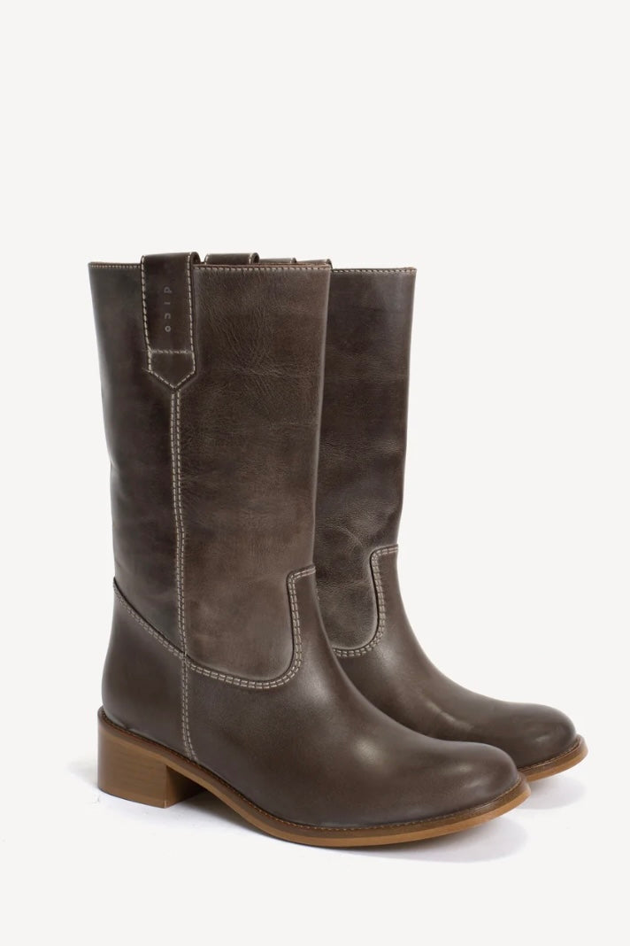 Julia Gaucho Boot in Brown Escovado Leather
