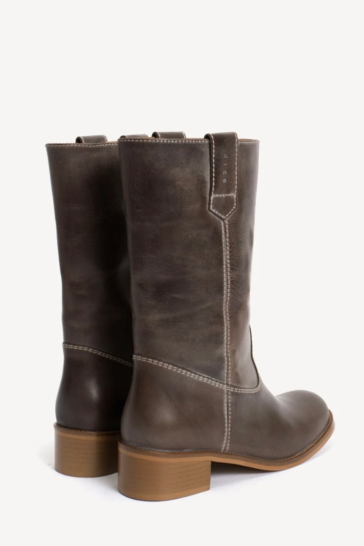 Julia Gaucho Boot in Brown Escovado Leather