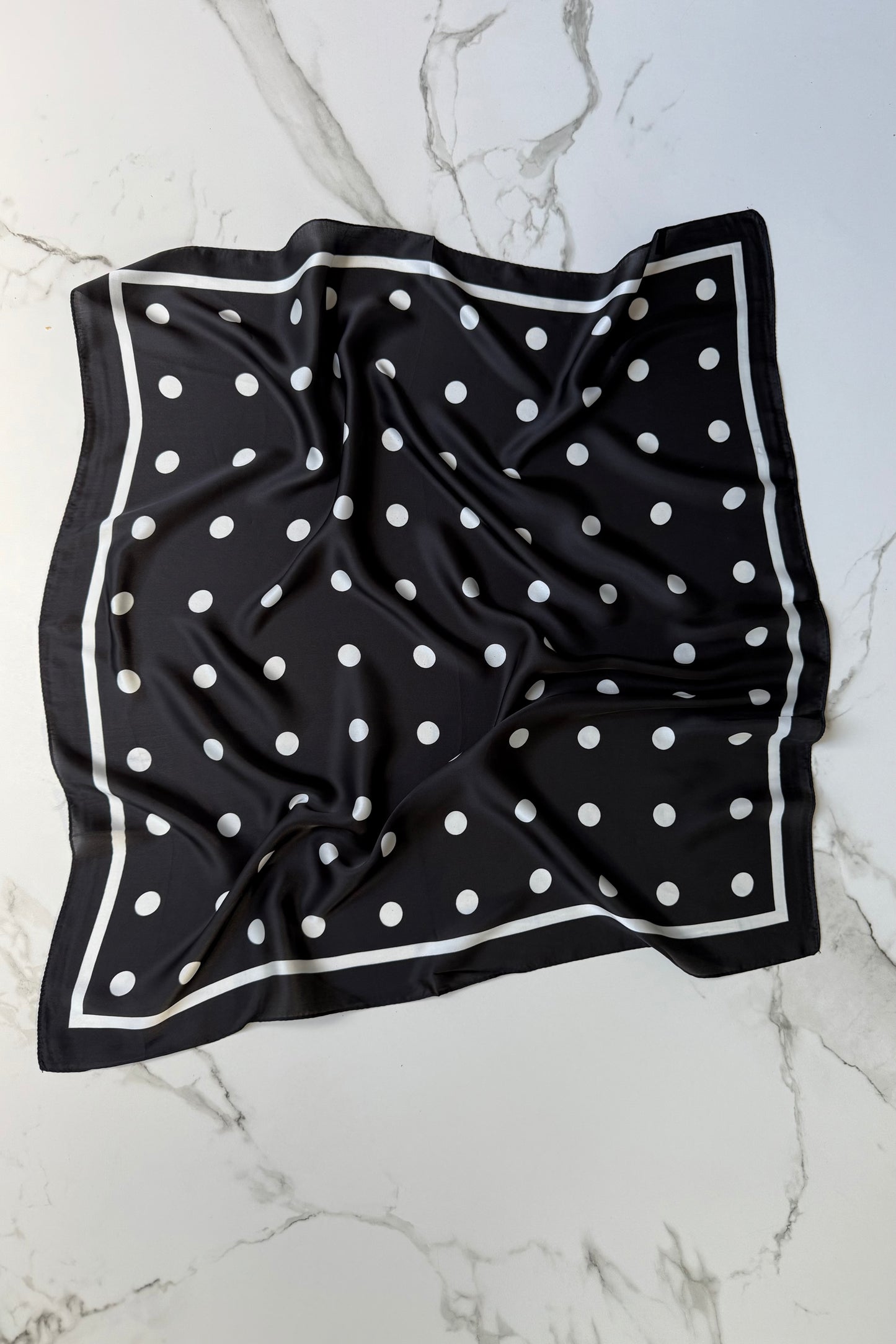 Vilja Scarf -Black Dot