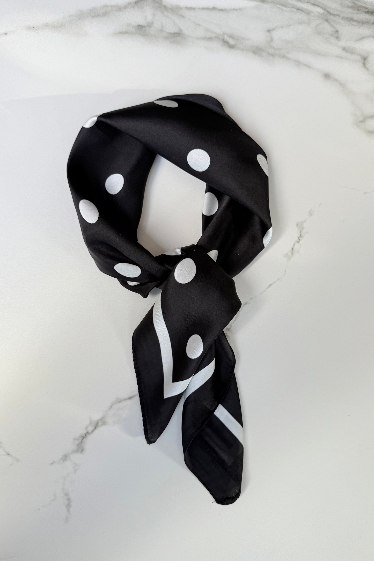 Vilja Scarf -Black Dot