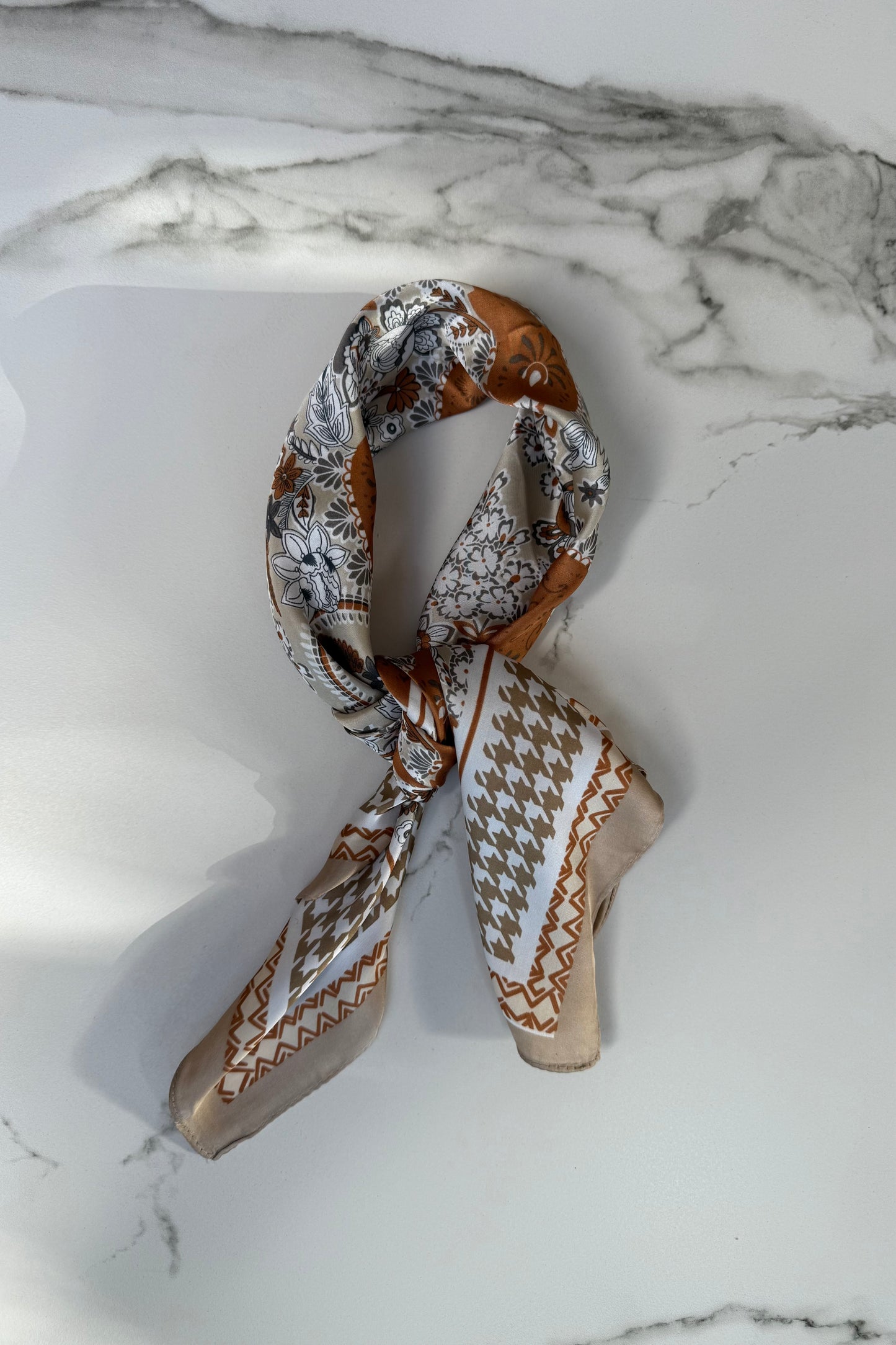 Vilja Scarf -Brown flower