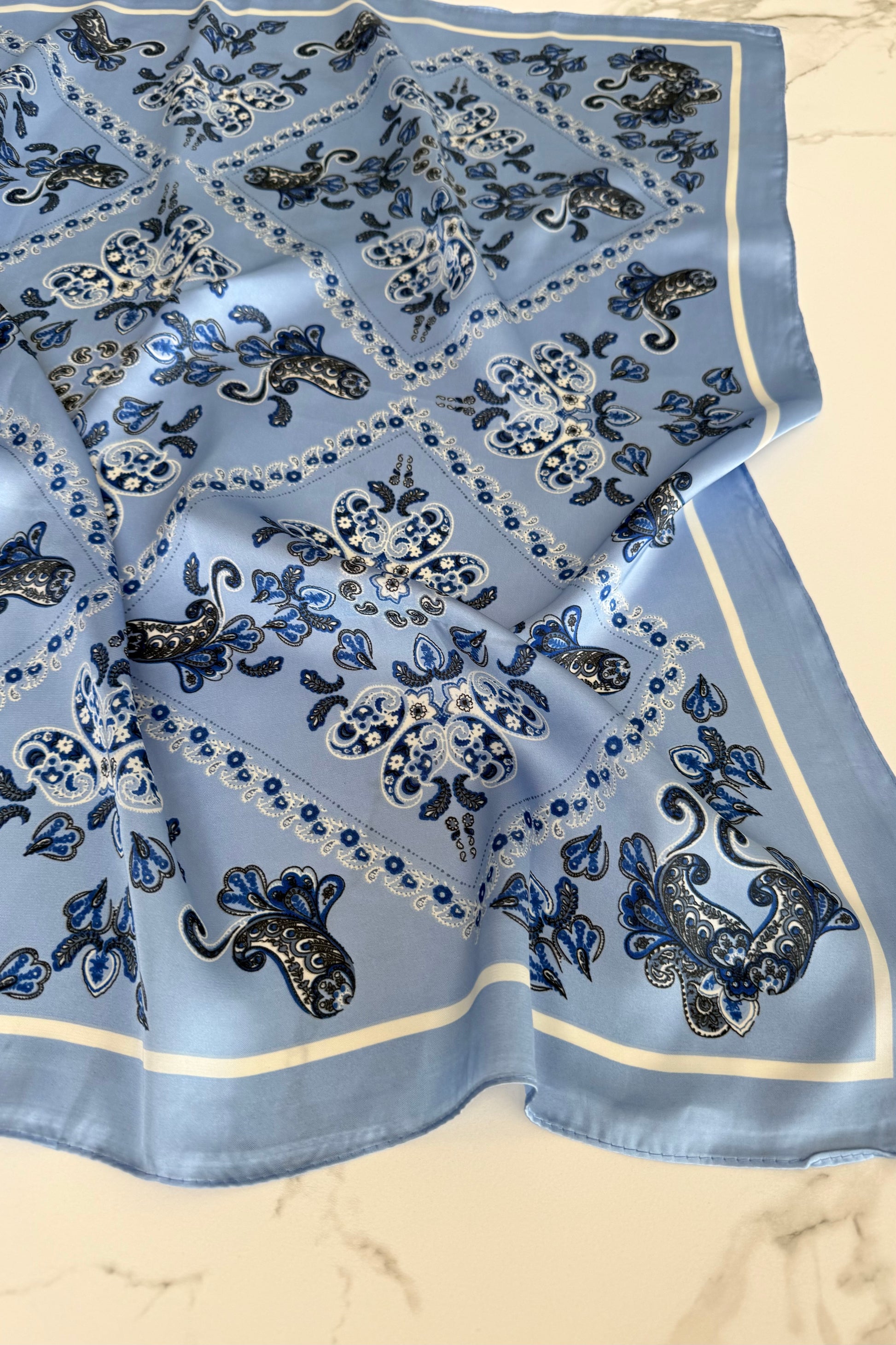 Vilja Silk Scarf -Flower Sky - Øst London