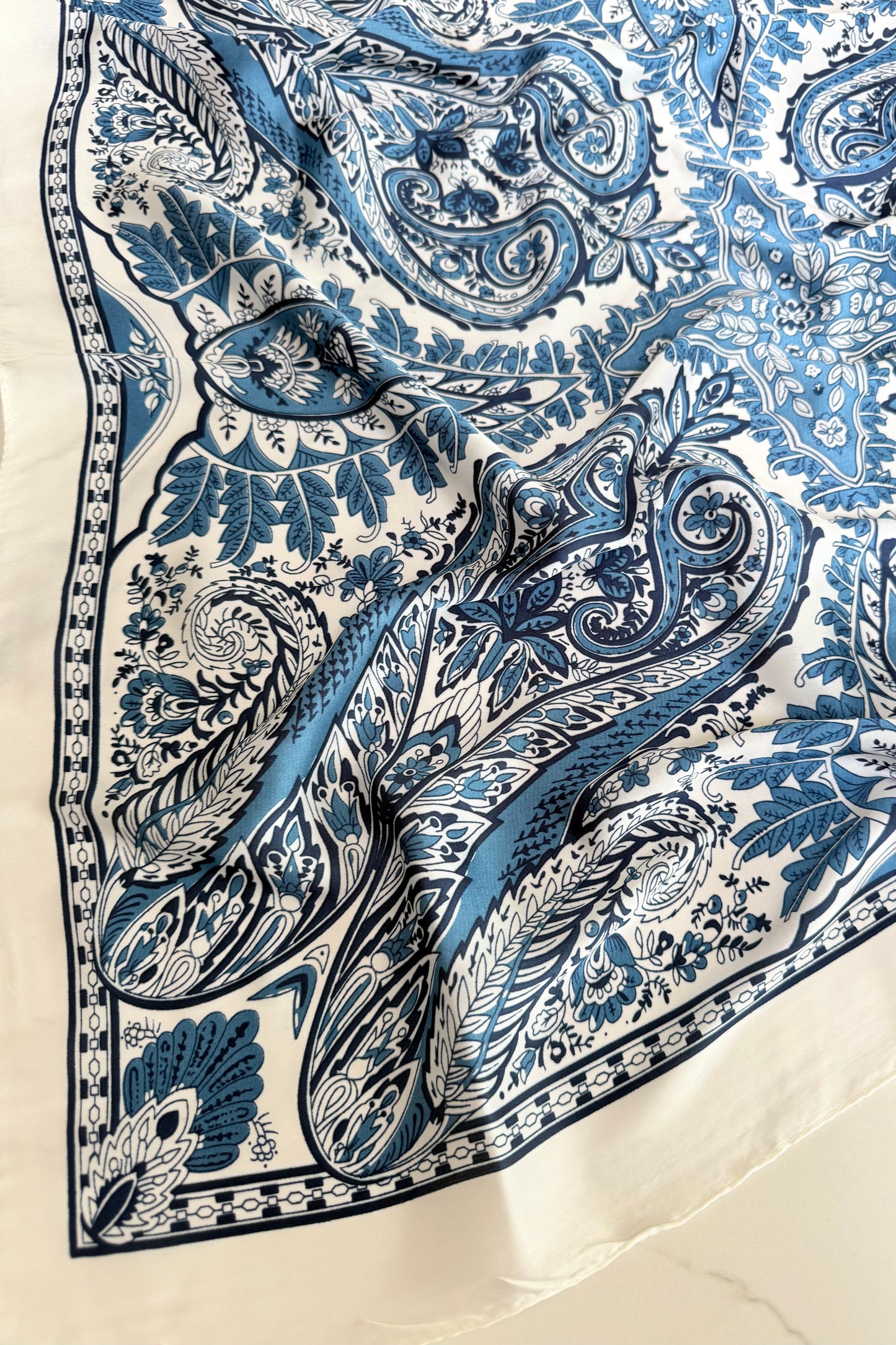 Vilja Silk Scarf -Blue Paisley - Øst London