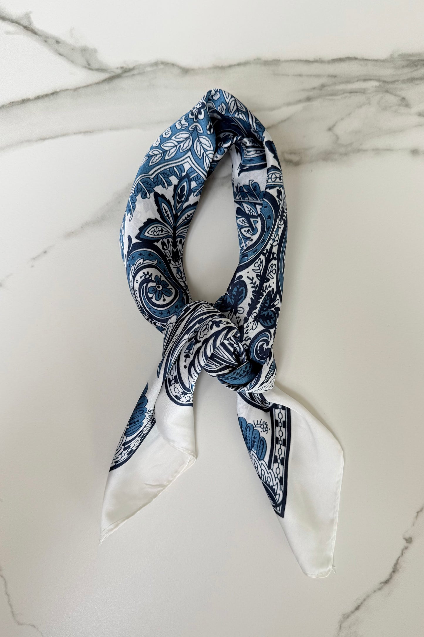 Vilja Silk Scarf -Blue Paisley - Øst London