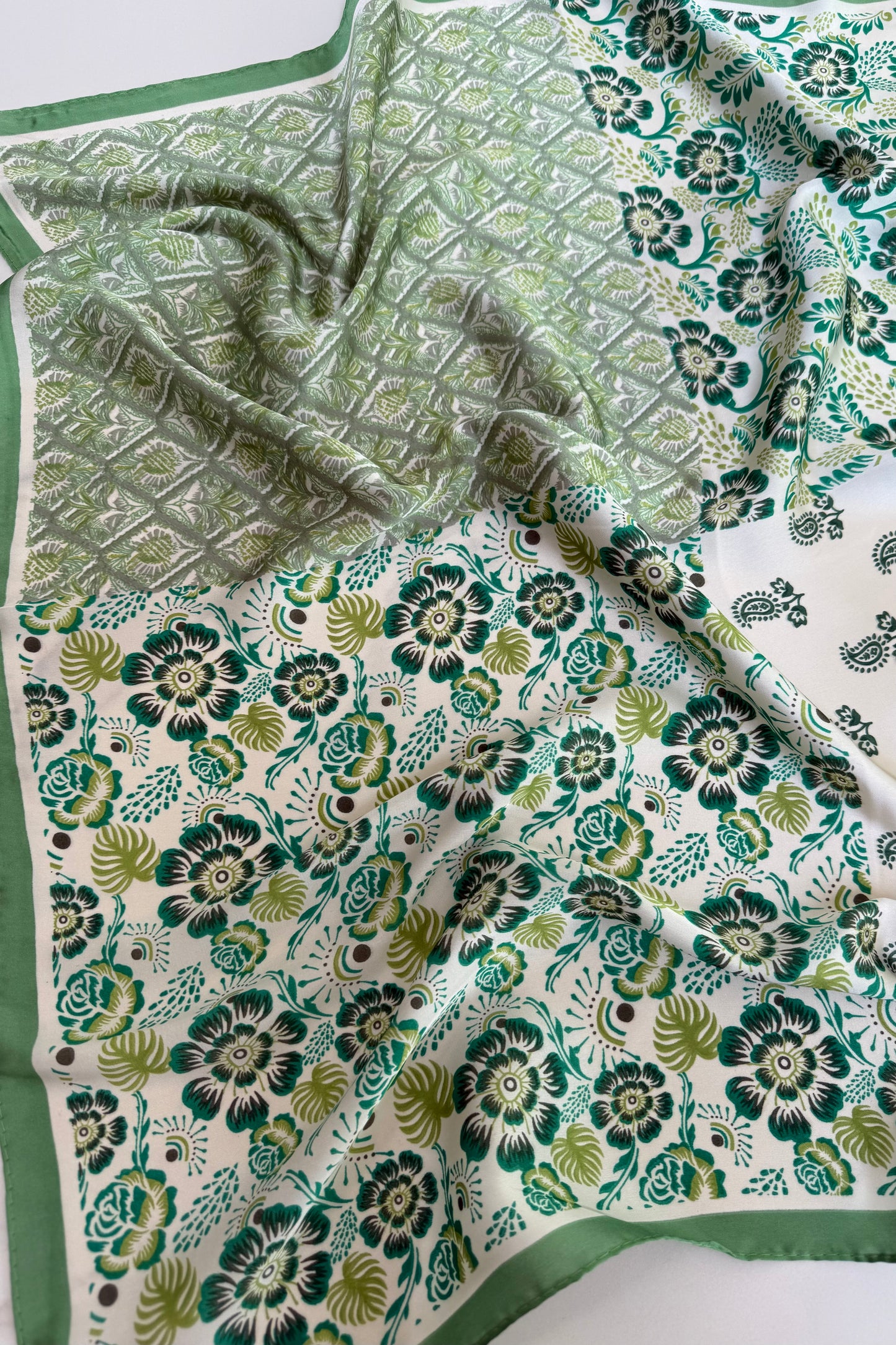 Vilja Silk Scarf -Flower Green - Øst London