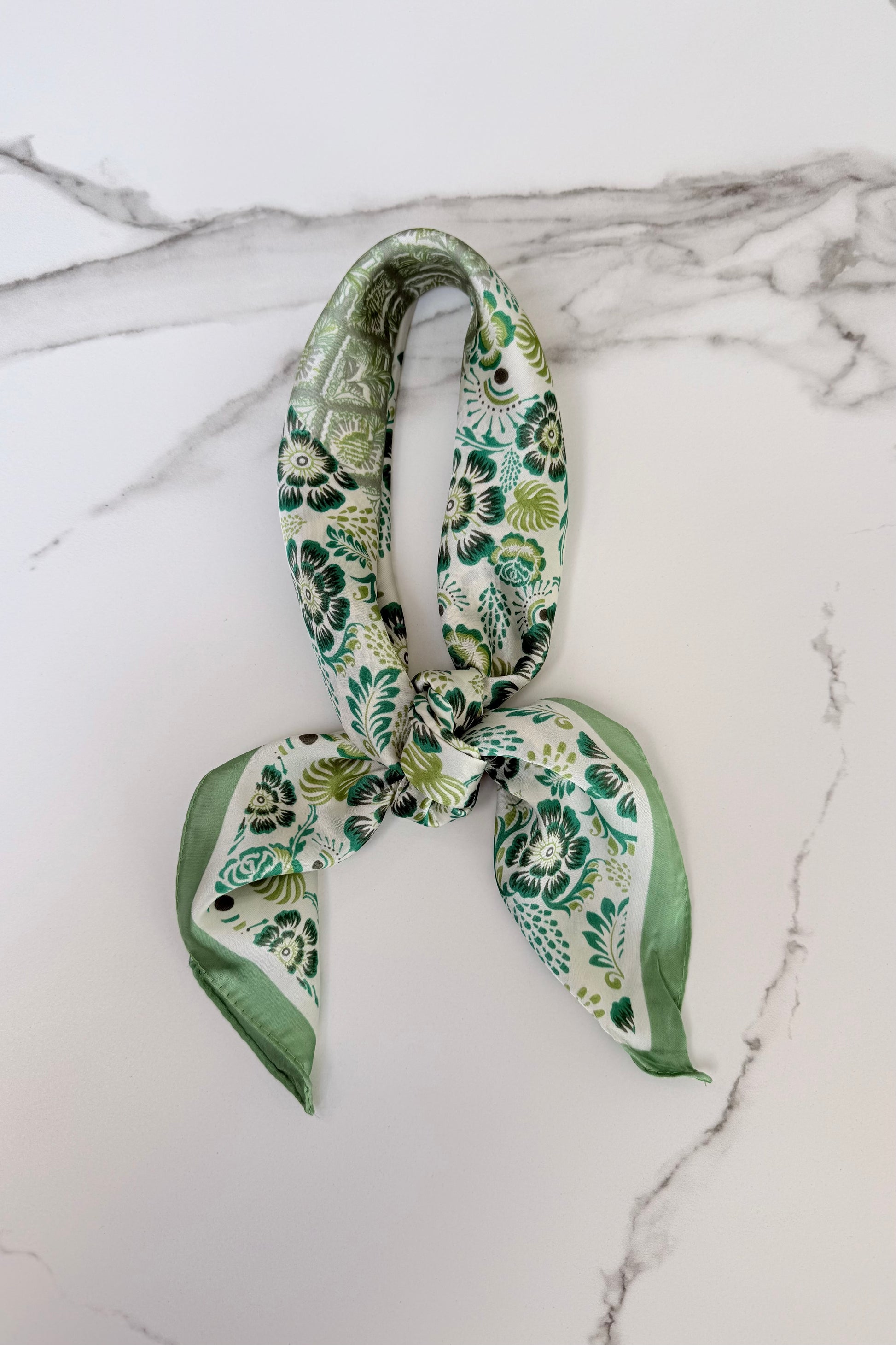 Vilja Silk Scarf -Flower Green - Øst London