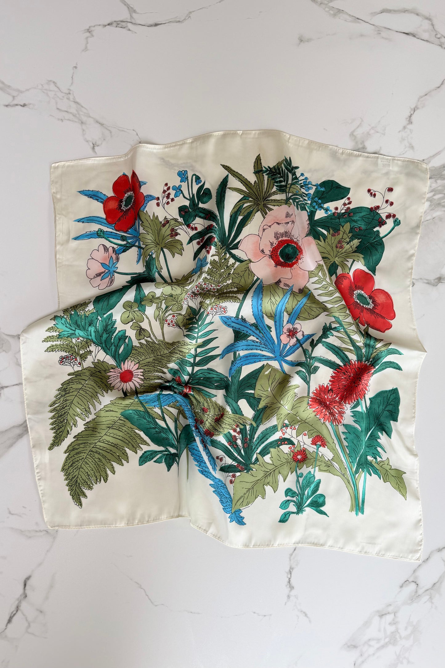 Vilja Silk Scarf -Flower Cream - Øst London