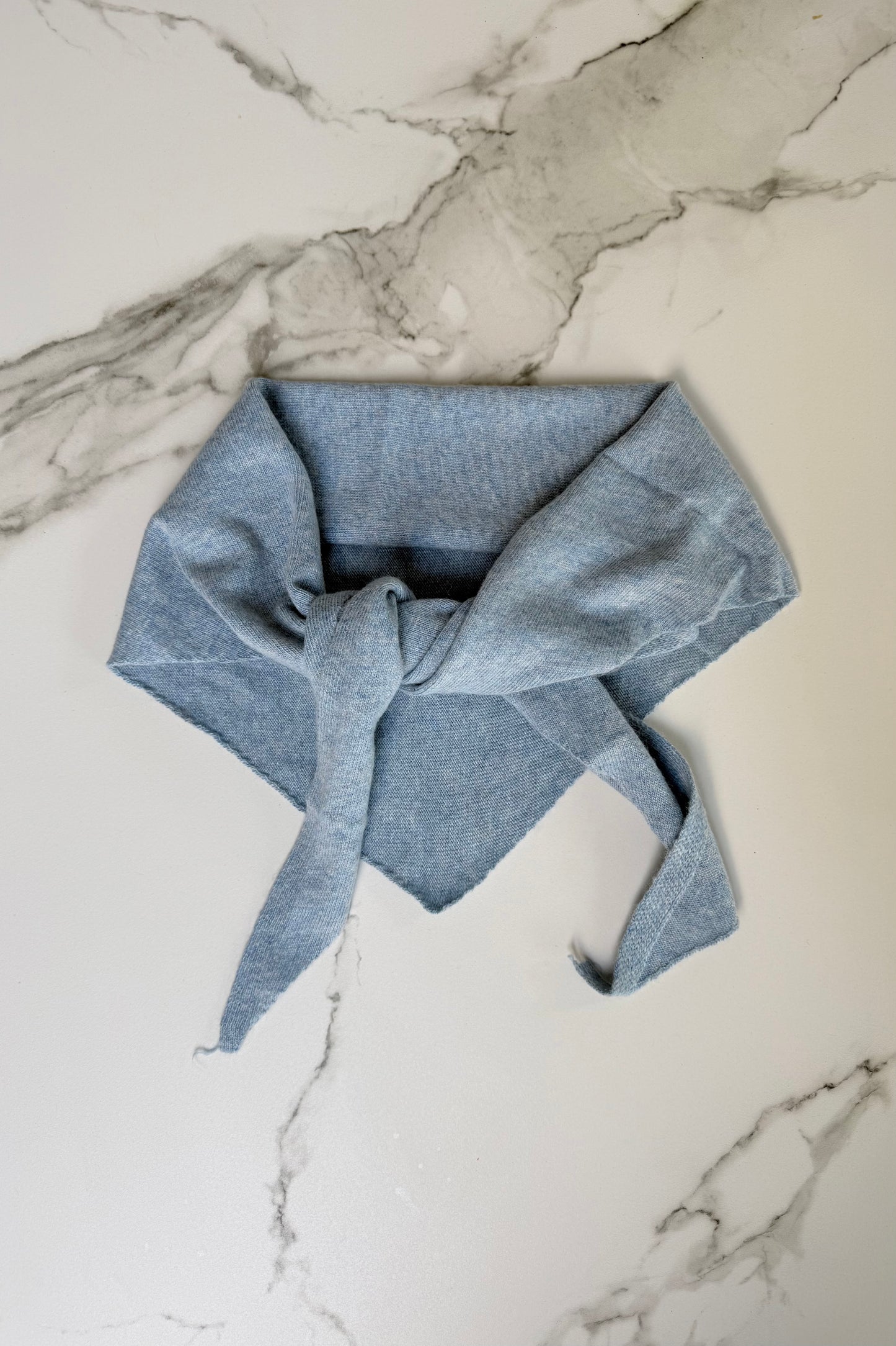 Dina Cashmere Triangle Scarf  -Dusty Blue - Øst London