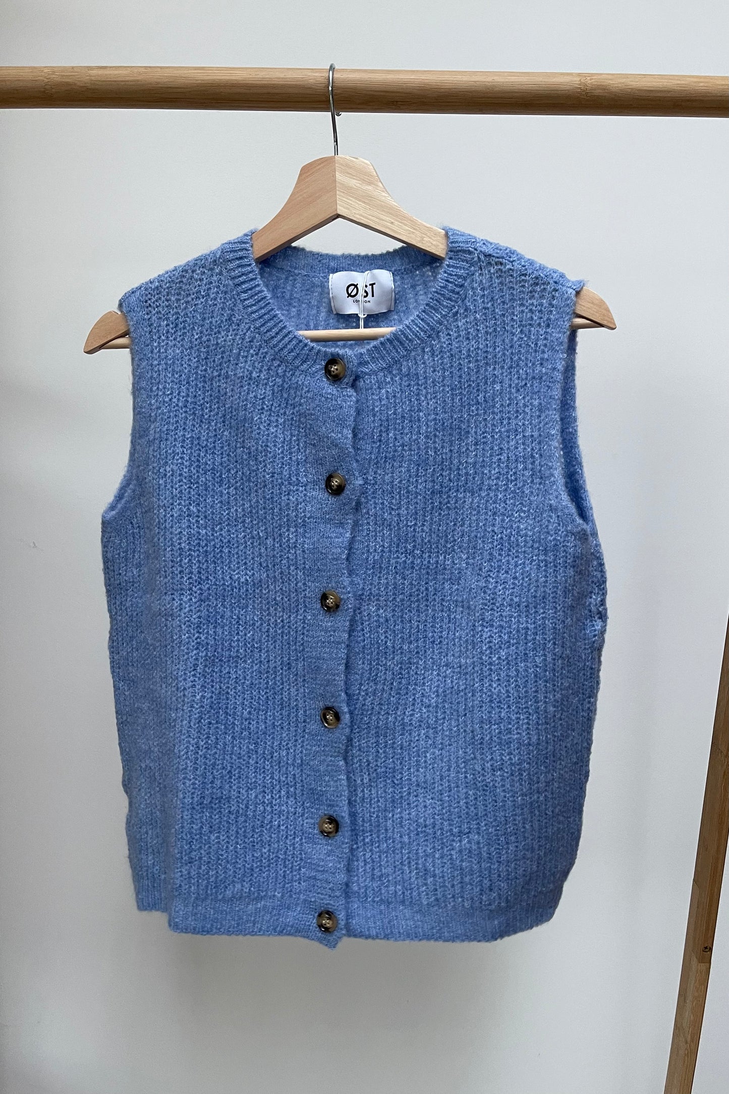 Wool waistcoat buttons round neck Blue