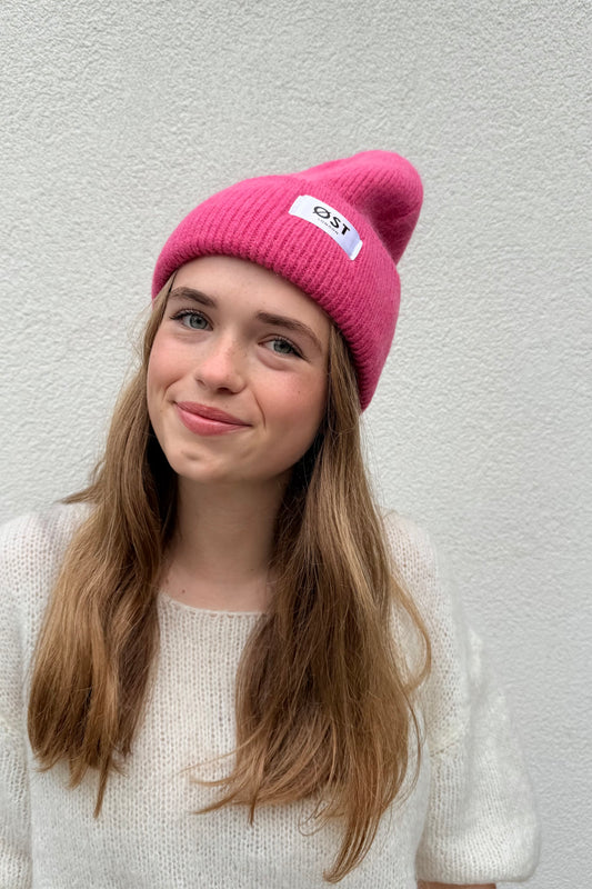 Clara Angora Beanie -Mangenta