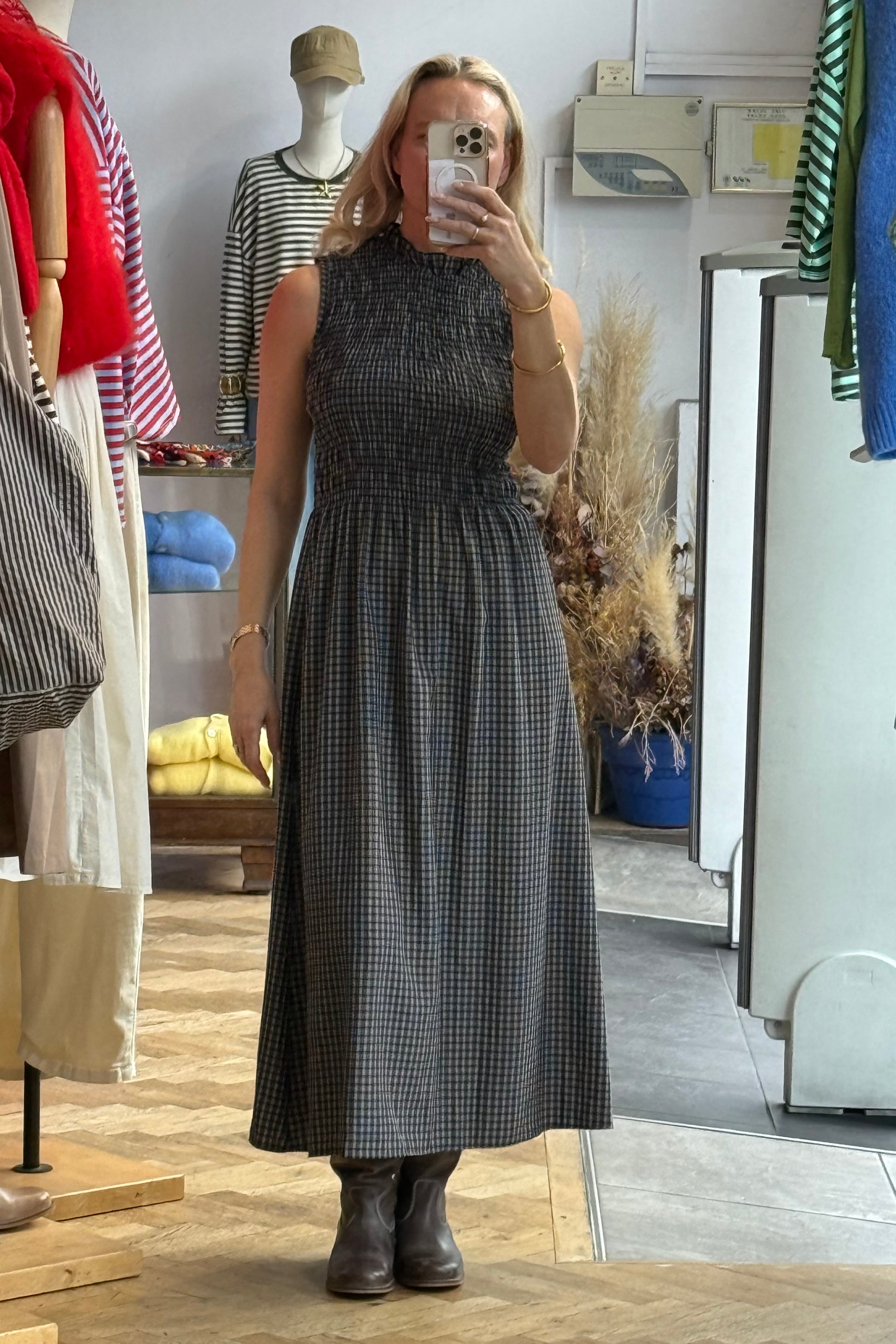 Leonora Smocked Dress -Black - Øst London