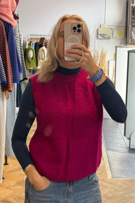 Kathrine Mohair Vest -Mangenta