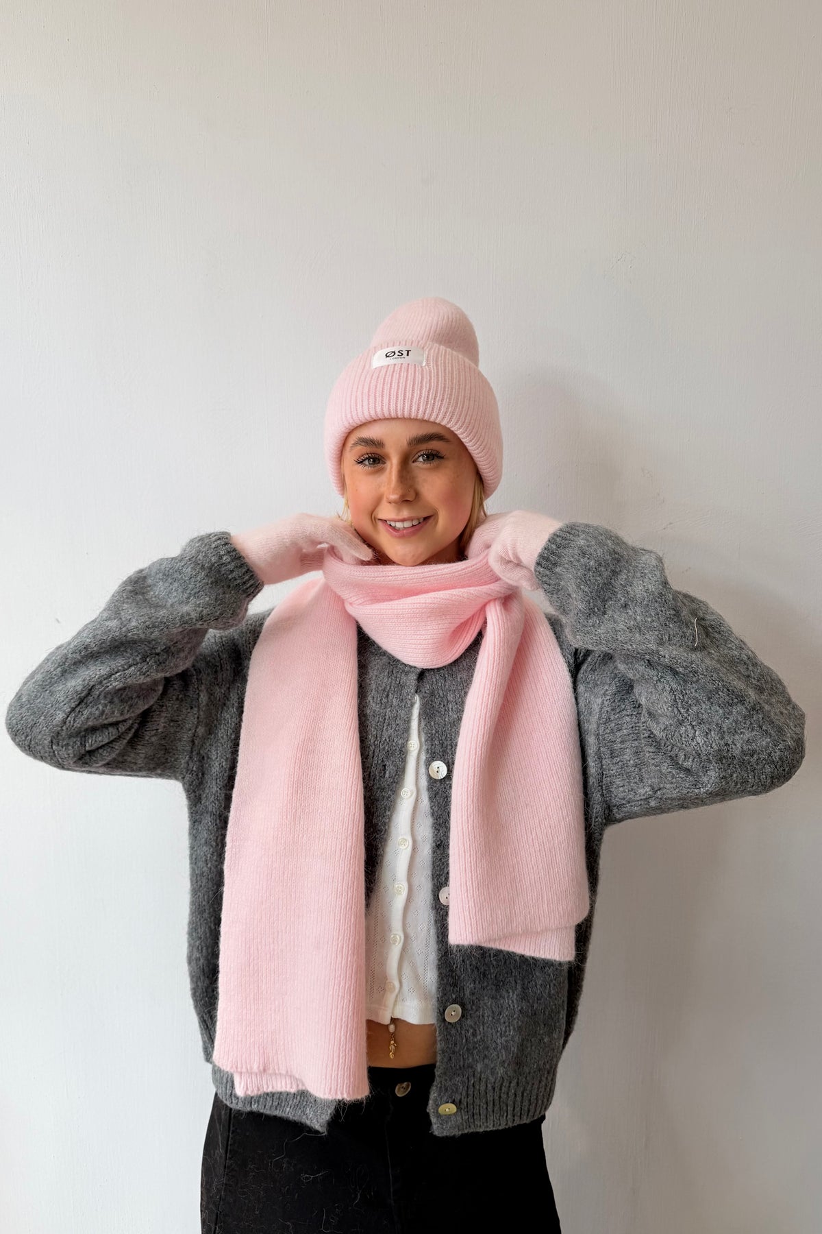 Clara Angora Beanie -Light Pink - Øst London