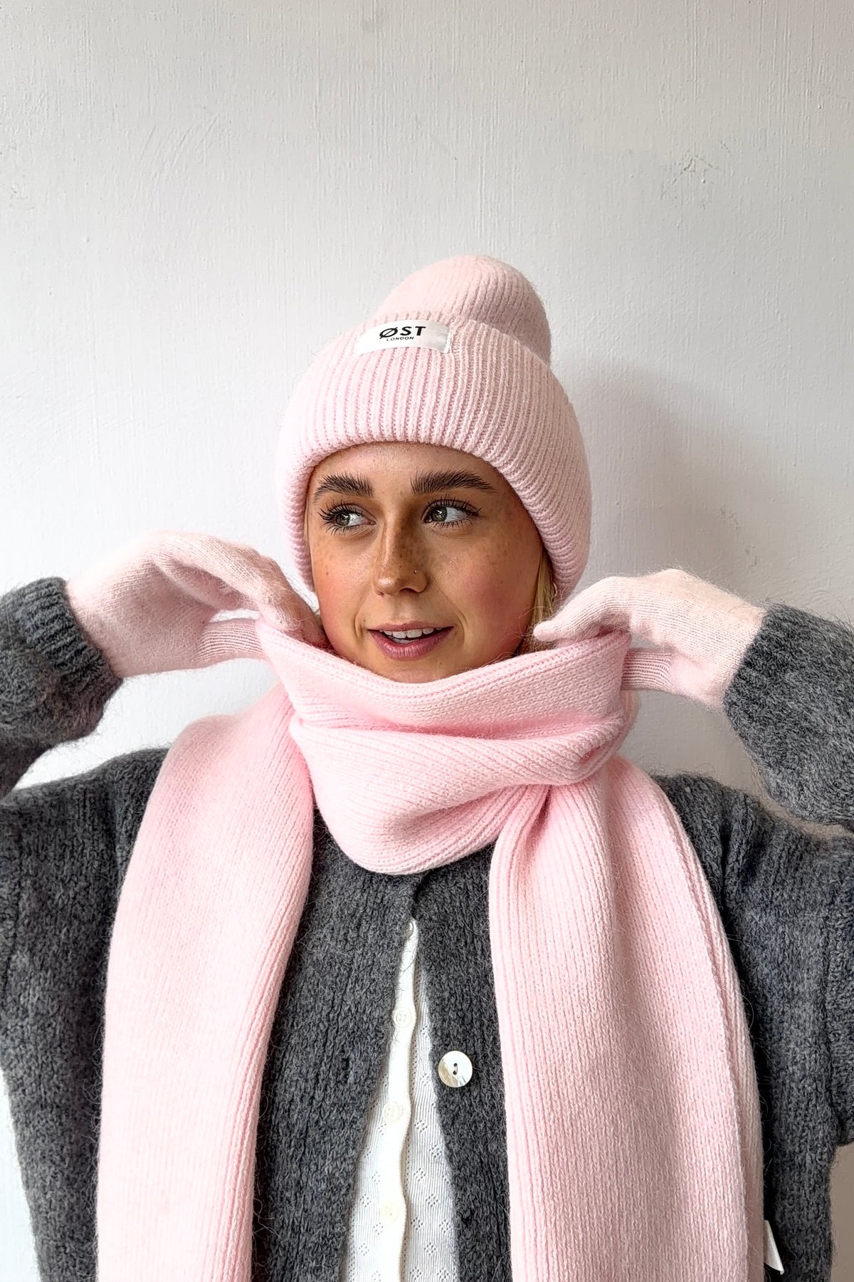 Clara Angora Beanie -Light Pink - Øst London