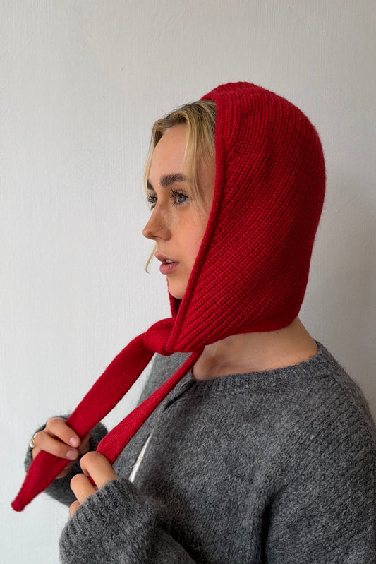 Sonja Bonnet -Red