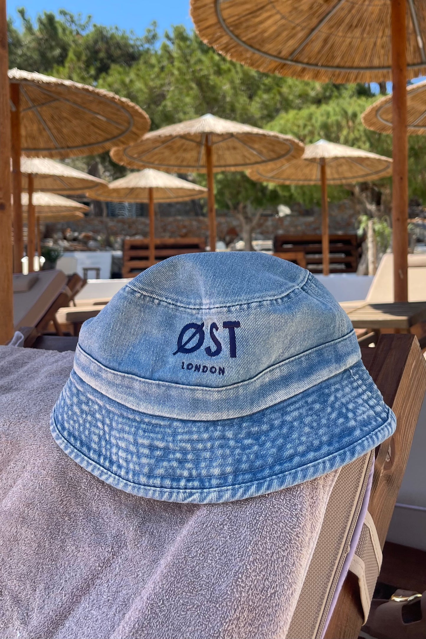 Øst London Bucket Hat in Denim -Blue