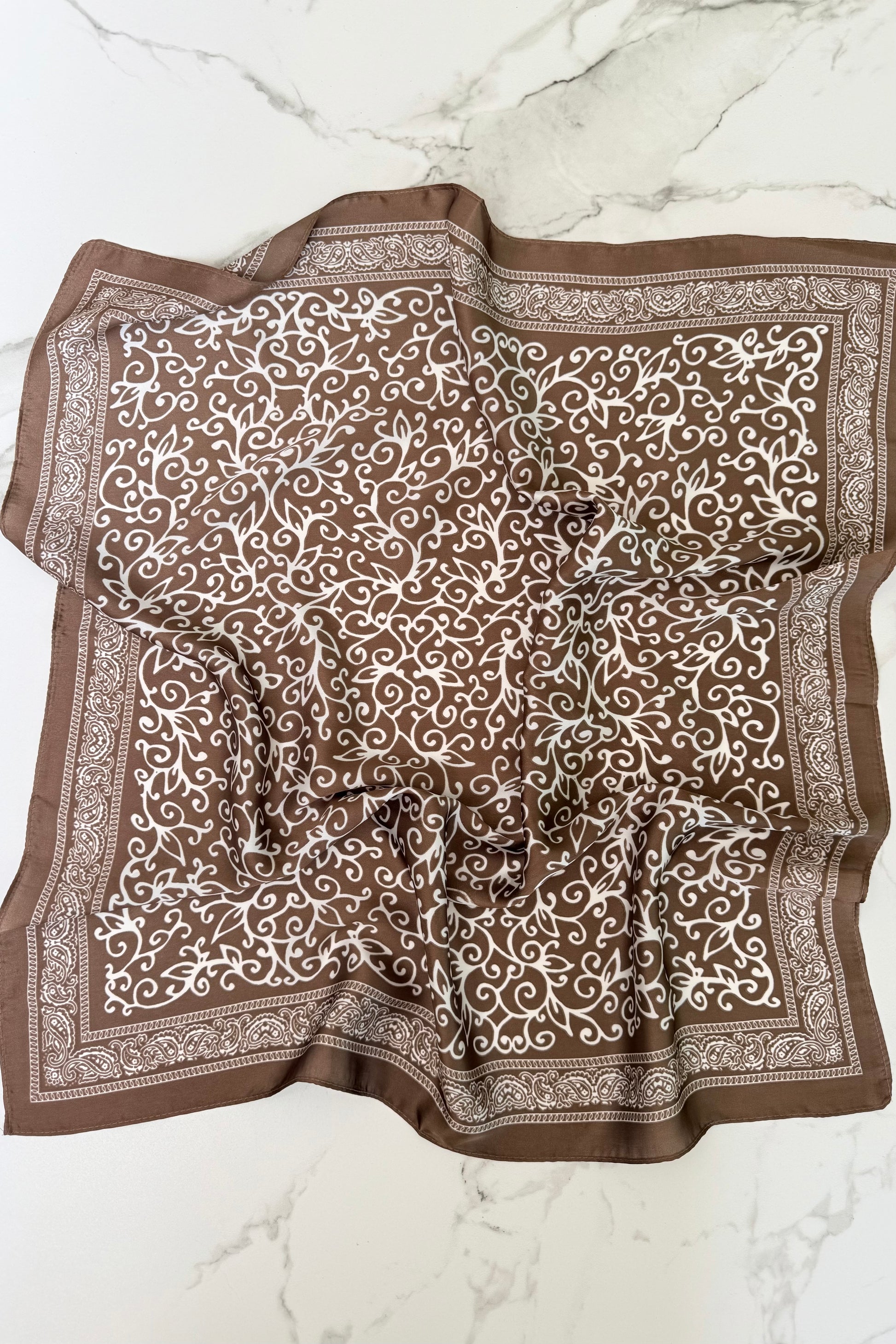 Vilja Scarf -Brown - Øst London