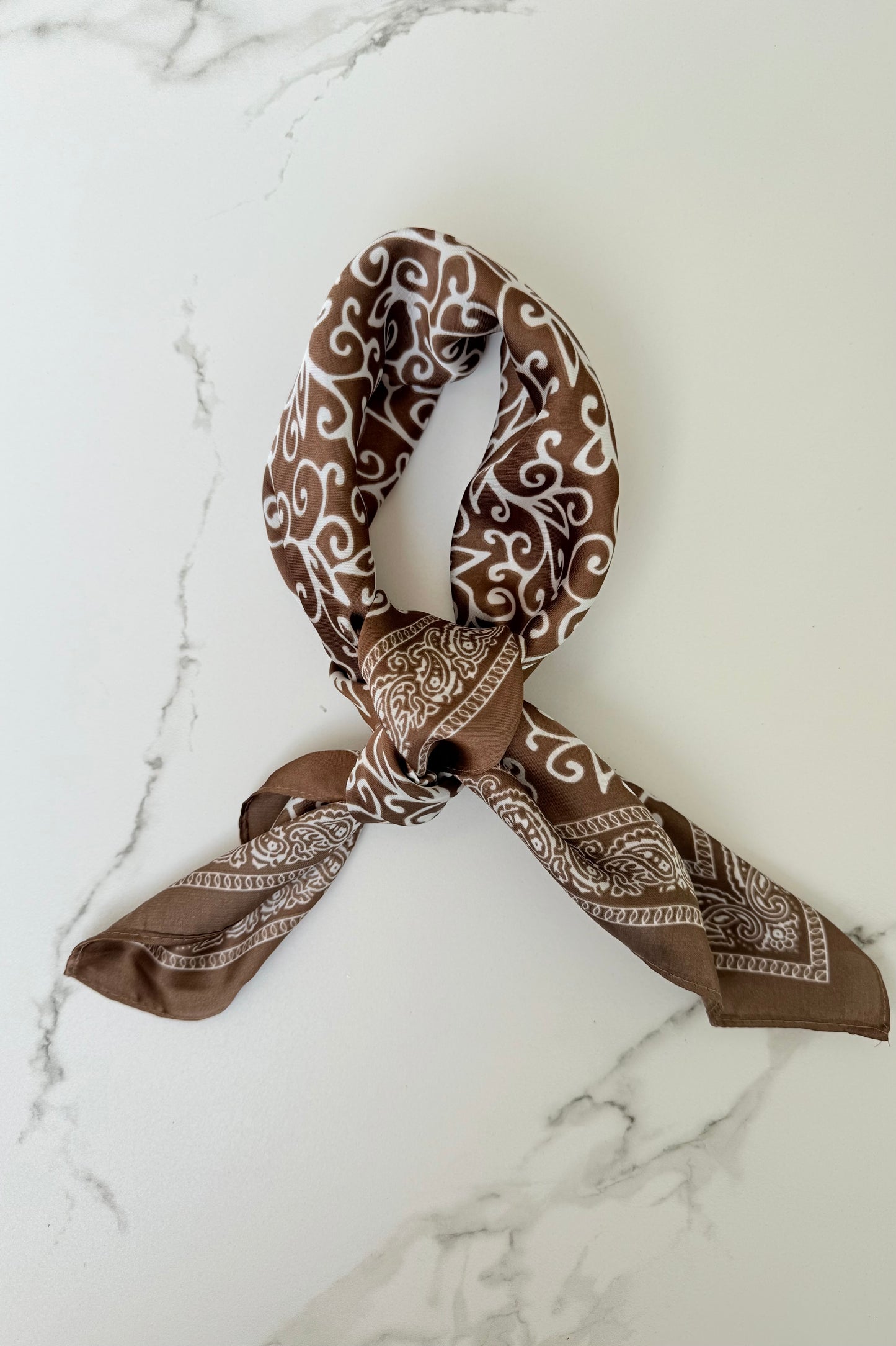 Vilja Scarf -Brown - Øst London