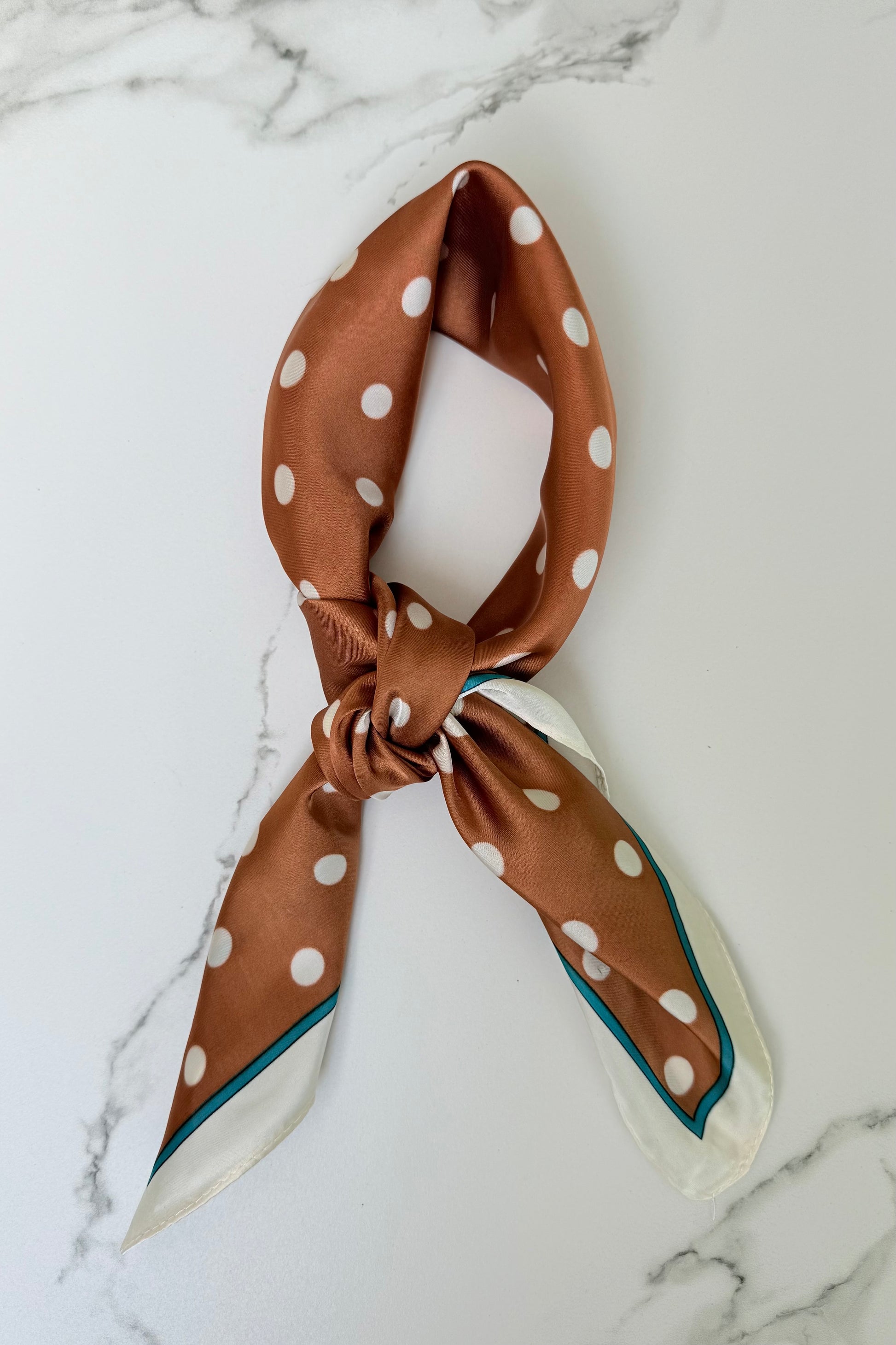 Vilja Scarf -Brown Dot - Øst London