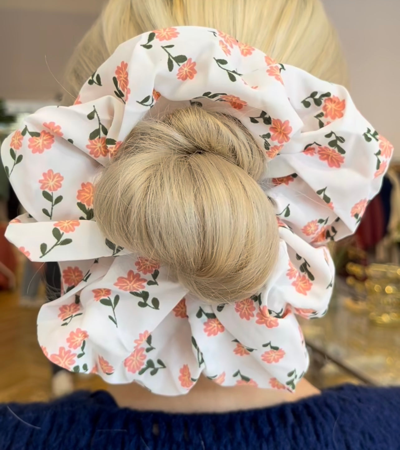 Viola Mega Scrunchie