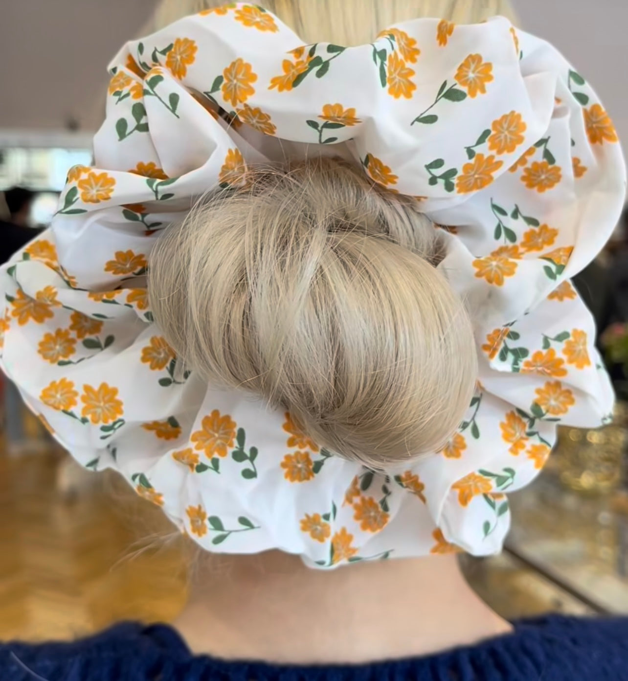 Viola Mega Scrunchie