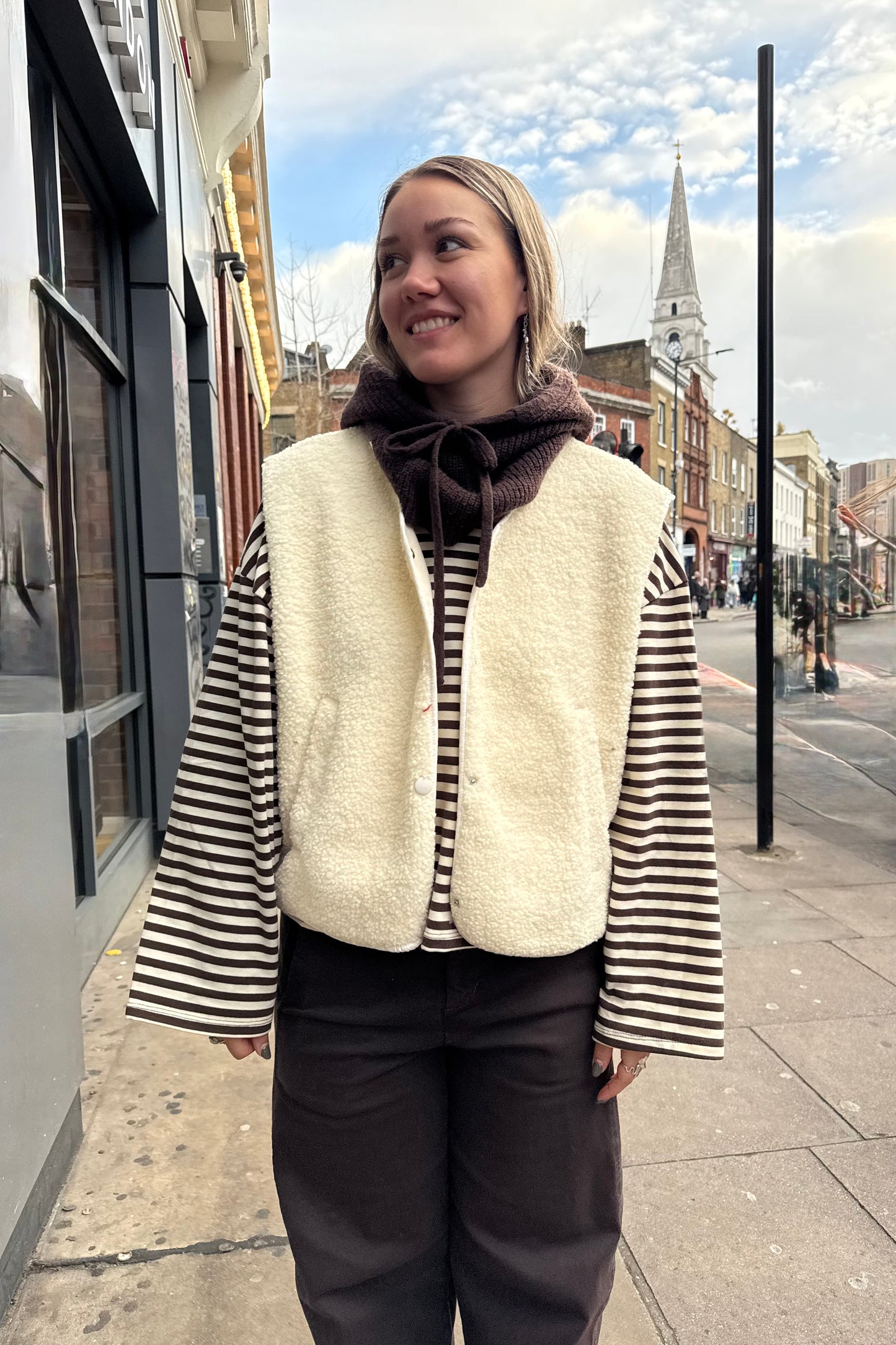 Kirsten Sleveless Jacket -White