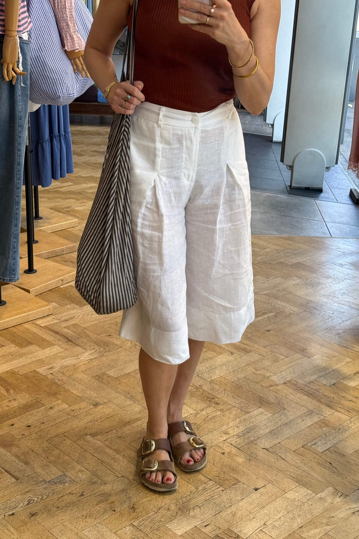 Jillian Bermuda Shorts -White