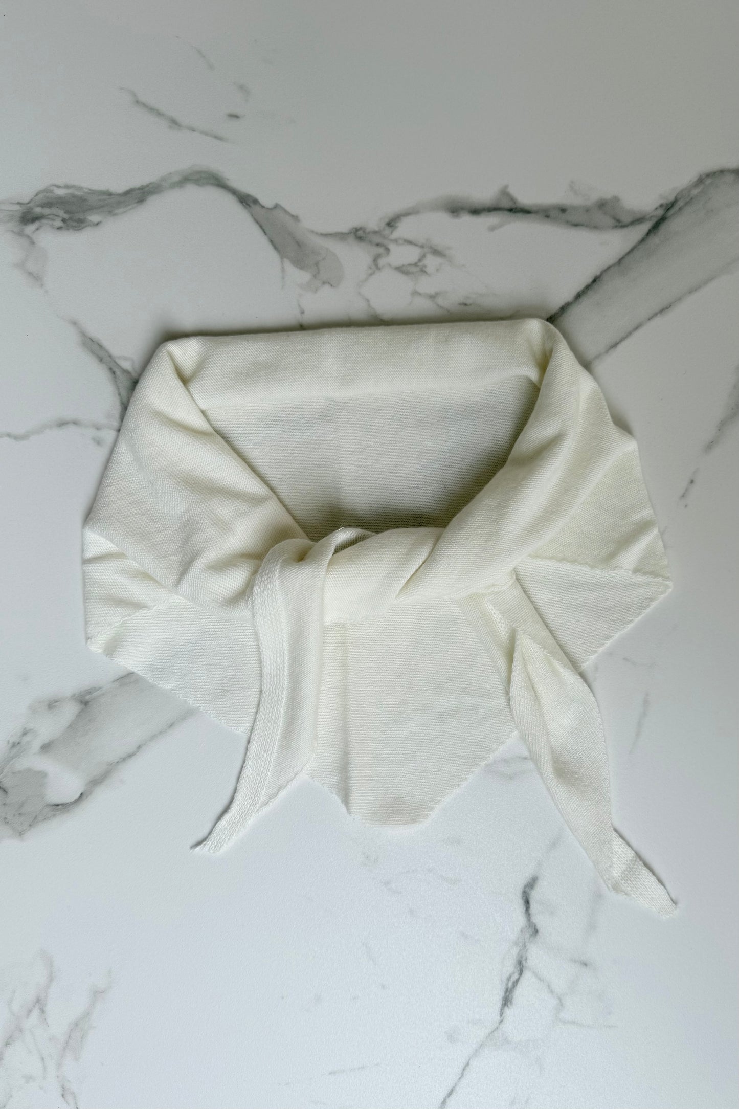Dina Cashmere Triangle Scarf -Cream