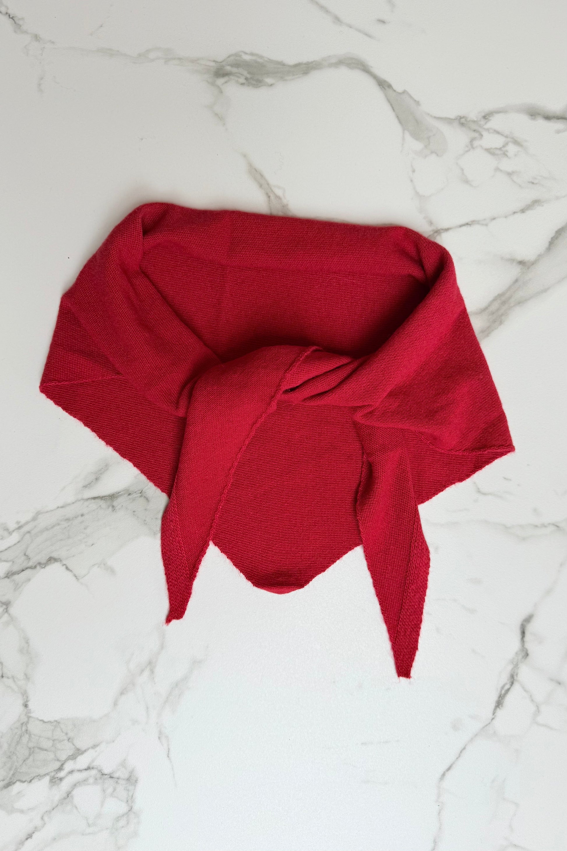 Dina Cashmere Triangle Scarf -Red - Øst London