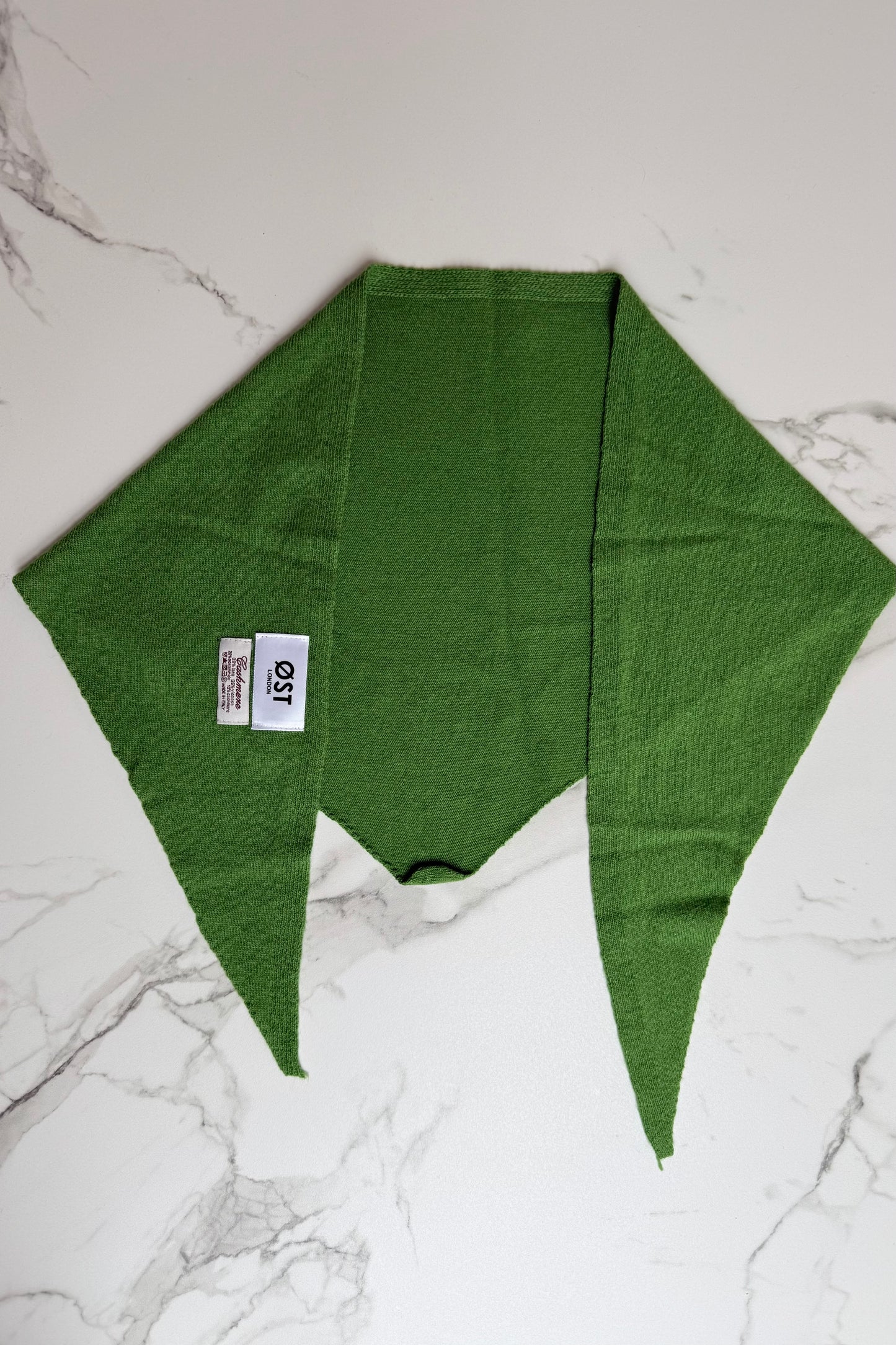 Dina Cashmere Triangle Scarf-Green - Øst London