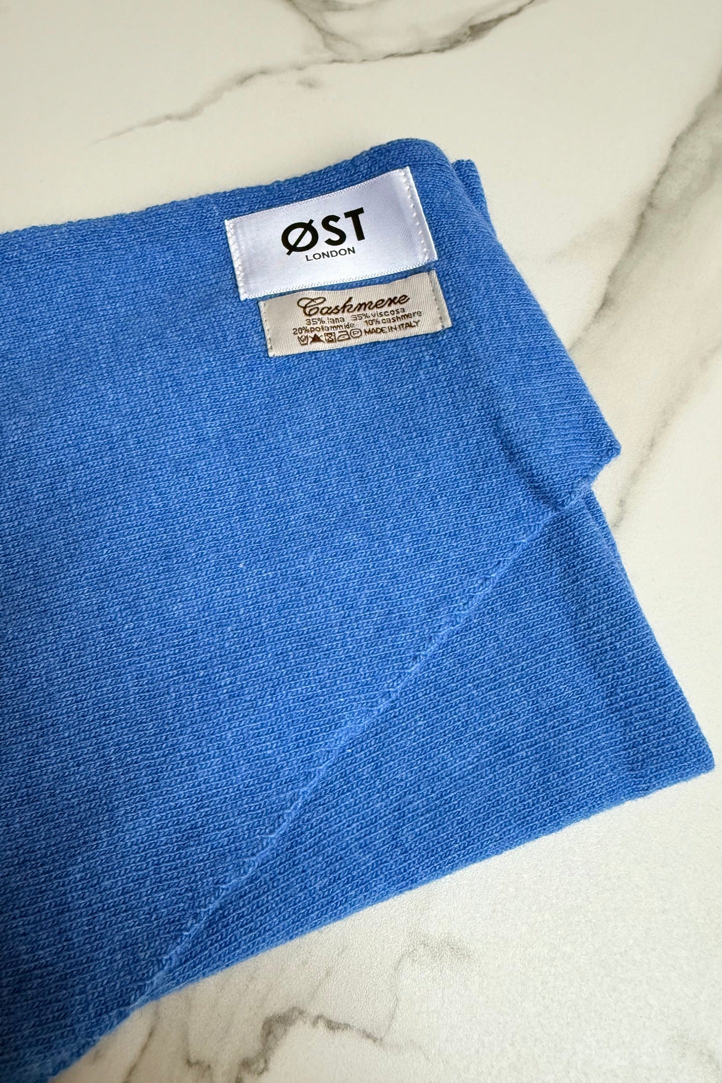 Dina Cashmere Triangle Scarf -Cornflower Blue - Øst London