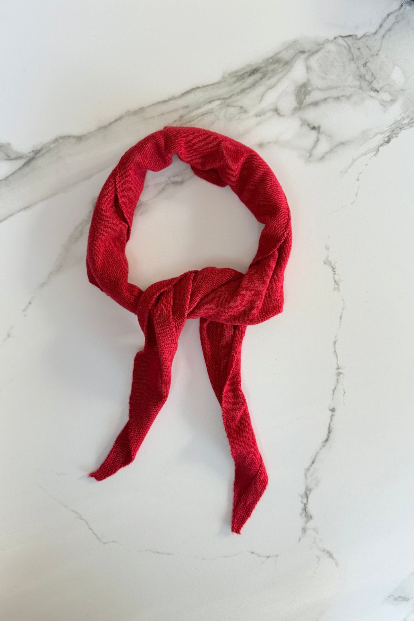 Dina Cashmere Triangle Scarf -Red - Øst London