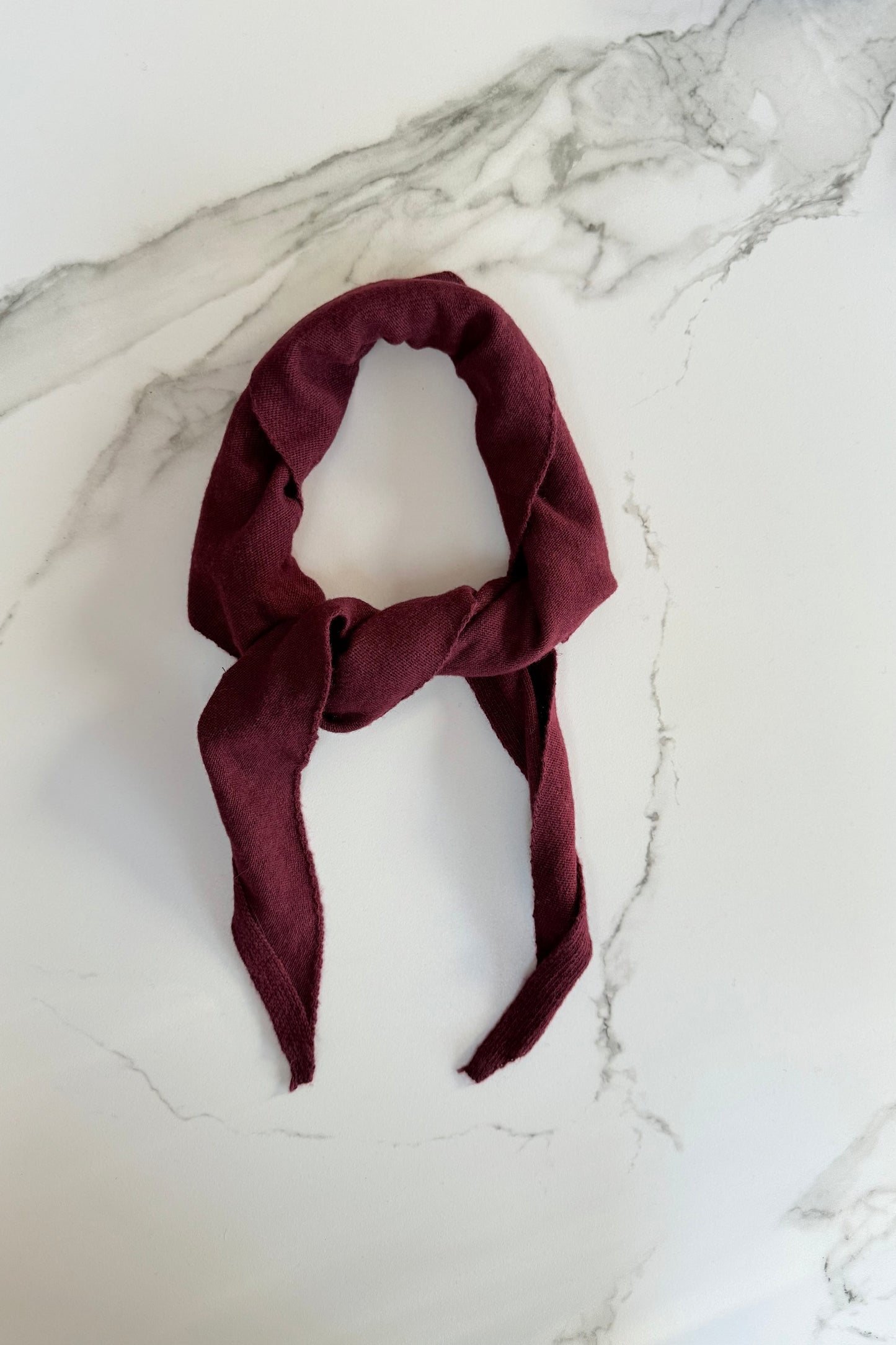 Dina Cashmere Triangle Scarf -Burgundy - Øst London