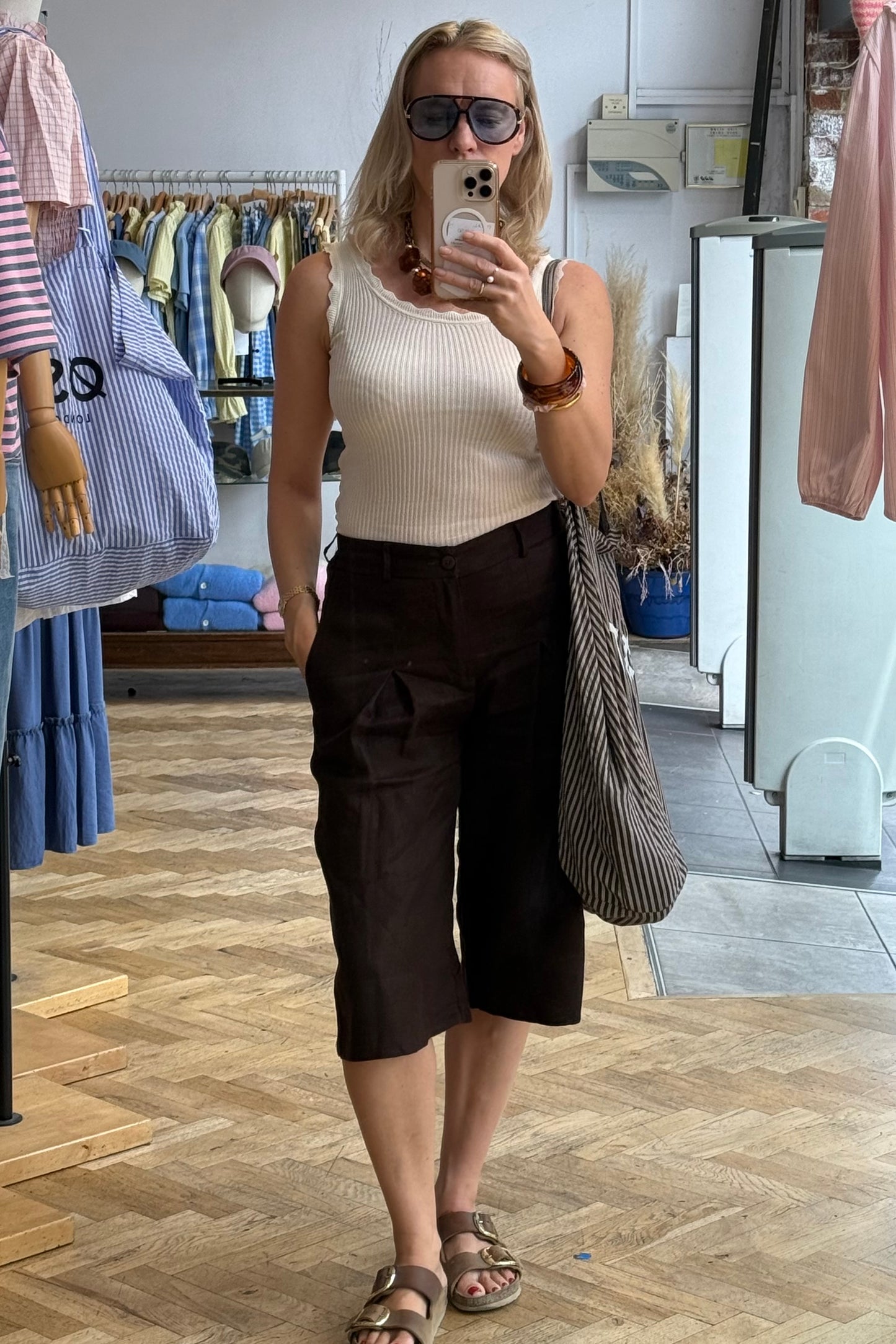 Jillian Linen Bermuda Shorts -Brown