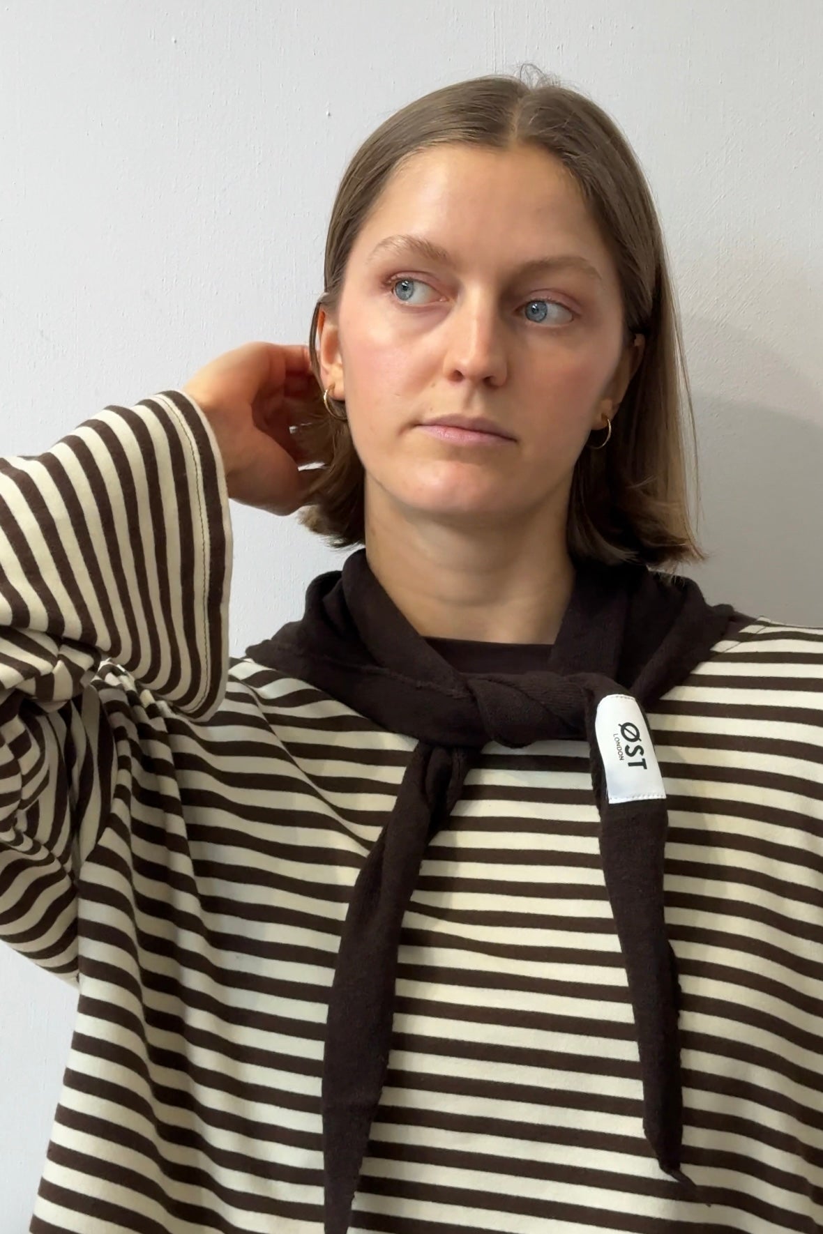 Dina Cashmere Triangle Scarf -Brown