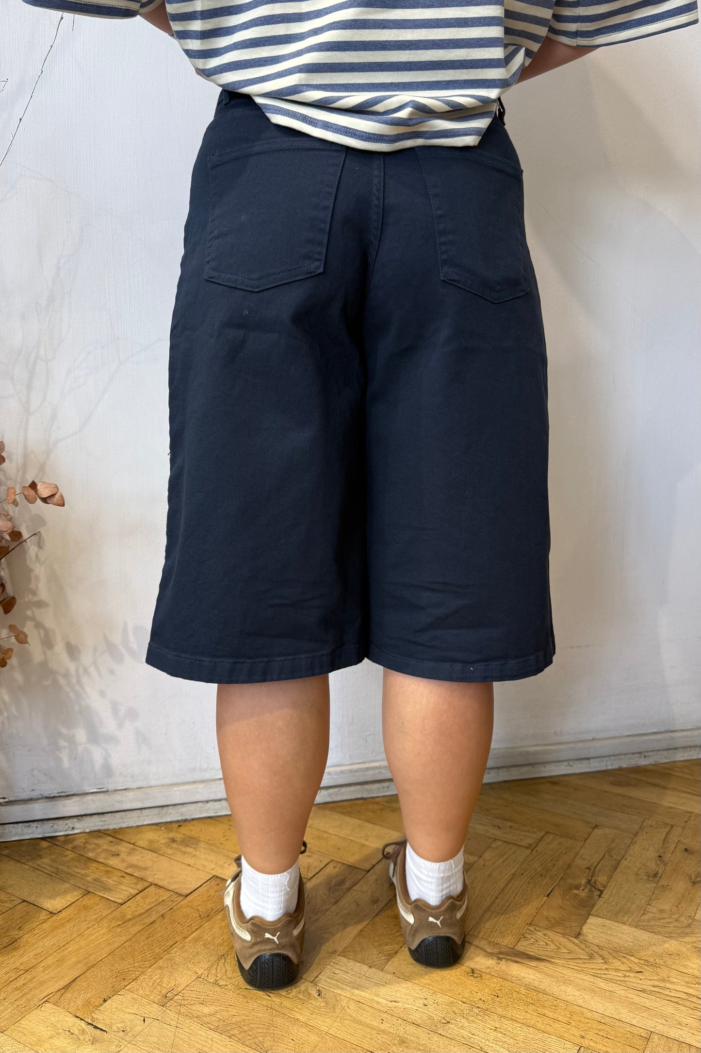 Vibeke Wide Shorts -Navy - Øst London