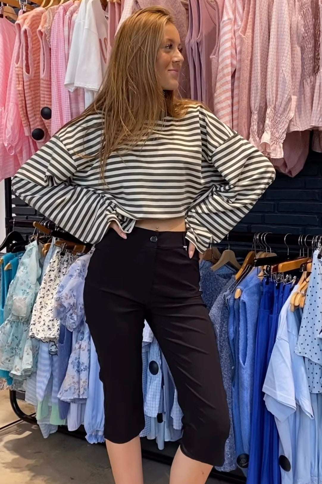 Silje Capri Trousers -Black - Øst London