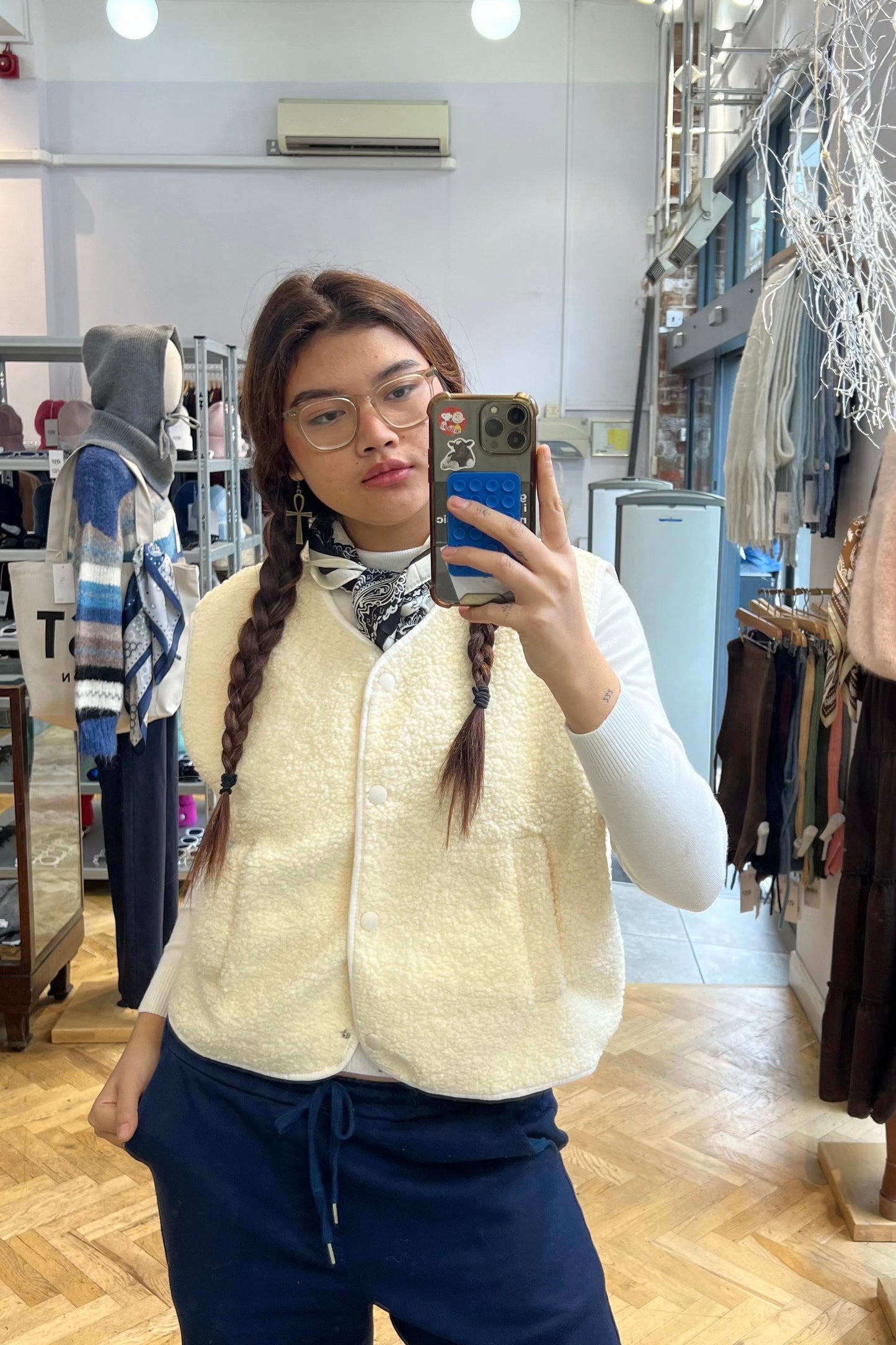 Kirsten Sleveless Jacket -White