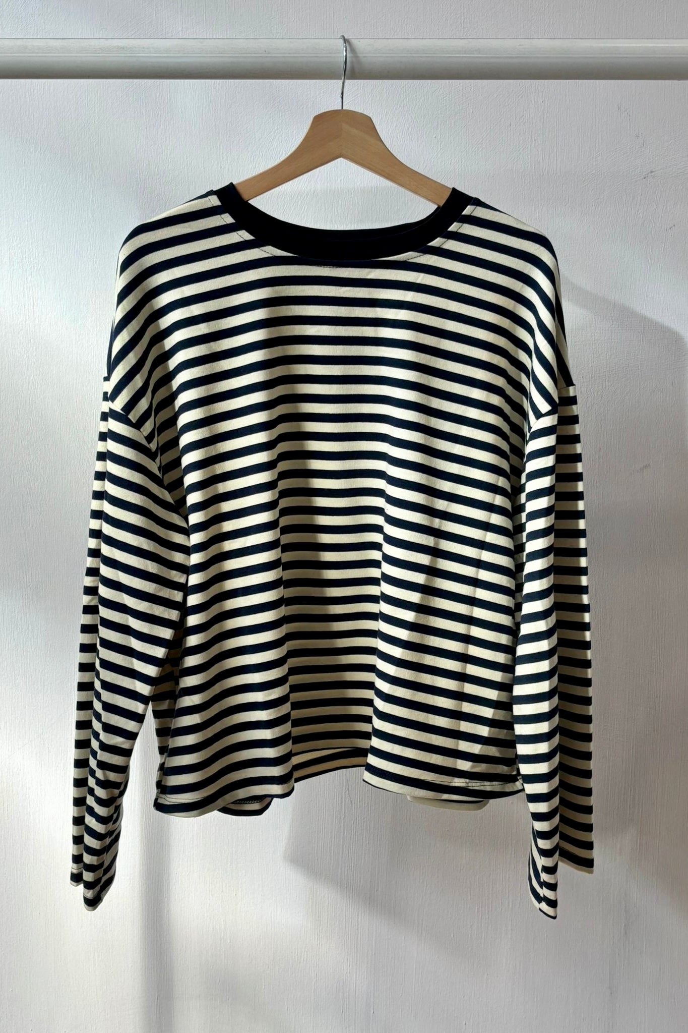 Anna Crewneck -Navy - Øst London