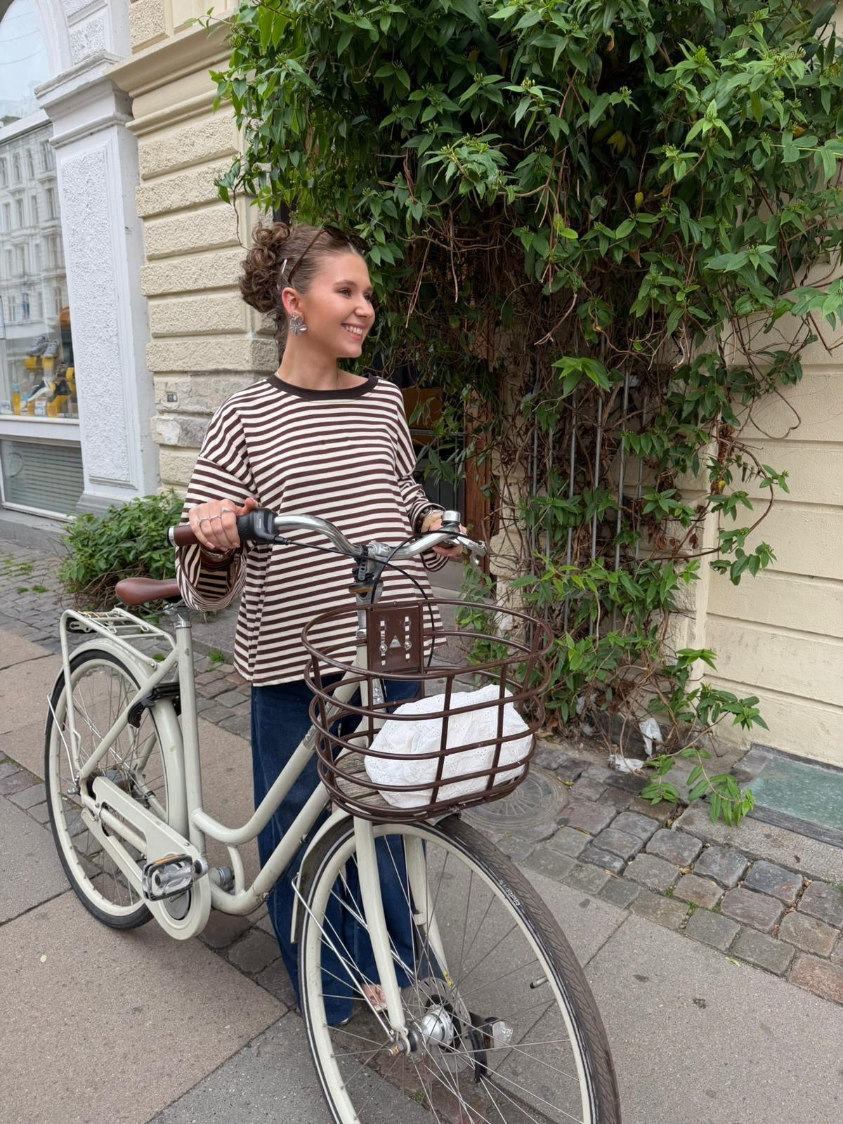 Anna Crewneck -Brown - Øst London